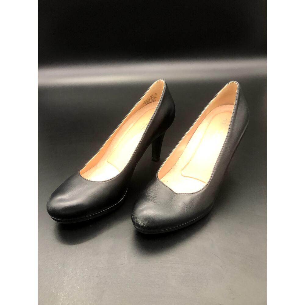 Naturalizer Black Leather Heels, Women's Size 6M/EUR 36